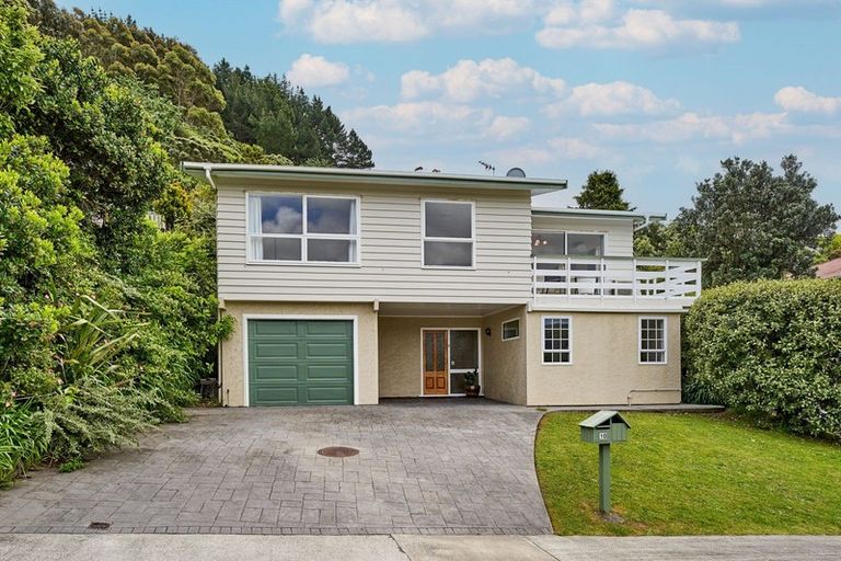 Photo of property in 10 Katarina Grove, Tawa, Wellington, 5028
