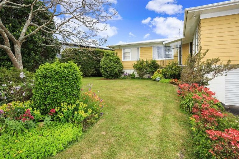 Photo of property in 87 Hillcrest Avenue, Hillcrest, Auckland, 0627