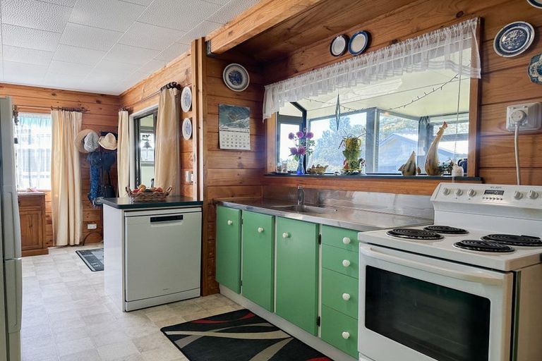 Photo of property in 64 Abel Tasman Drive, Takaka, 7110