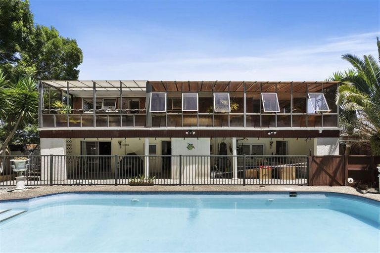 Photo of property in 36 Cascades Road, Pakuranga Heights, Auckland, 2010