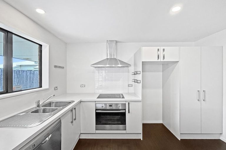 Photo of property in 152a Wainoni Road, Avondale, Christchurch, 8061