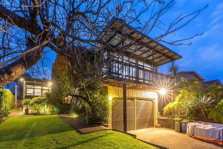 Photo of property in 35 Neptune Avenue, Beach Haven, Auckland, 0626