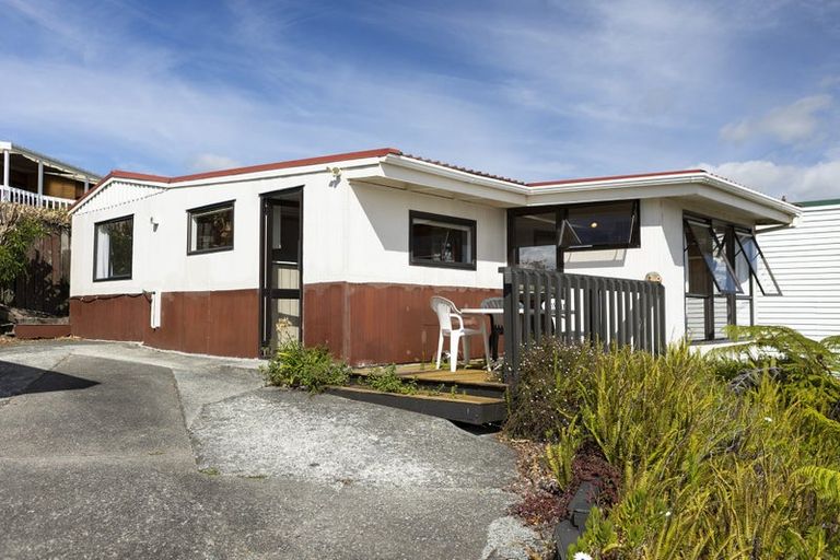 Photo of property in 20 Leslie Road, Cable Bay, 0420