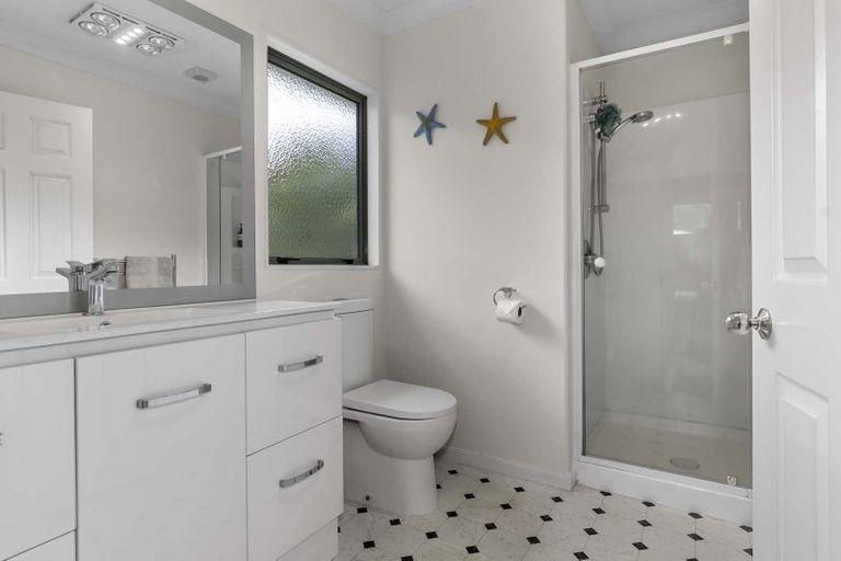 Photo of property in 1 Glenrowan Rise, Bethlehem, Tauranga, 3110