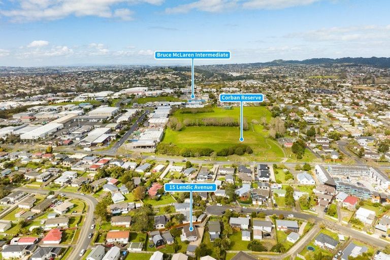 Photo of property in 15 Lendic Avenue, Henderson, Auckland, 0612