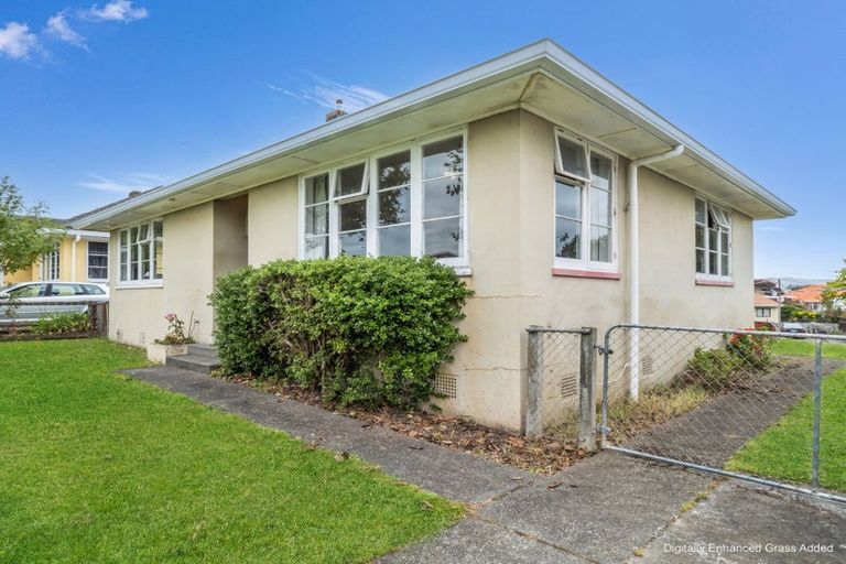 Photo of property in 614 Featherston Street, Roslyn, Palmerston North, 4414