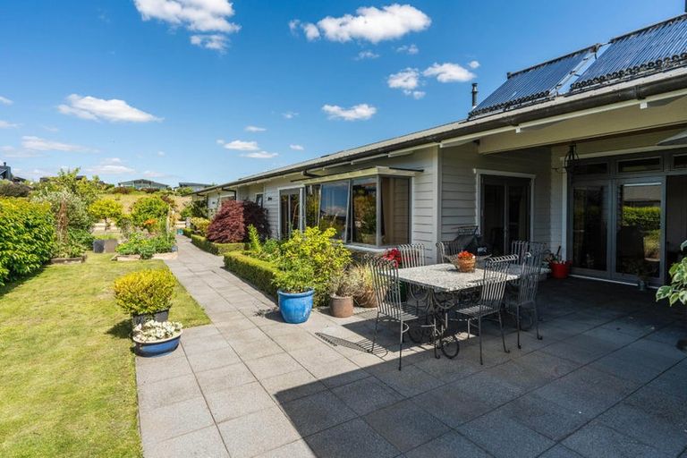 Photo of property in 32 Kuiwai Drive, Rainbow Point, Taupo, 3330