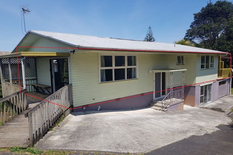 Photo of property in 35 Easton Park Parade, Glenfield, Auckland, 0629