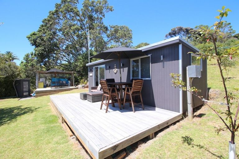 Photo of property in 15 Cuvier Crescent, Kuaotunu West, Whitianga, 3592