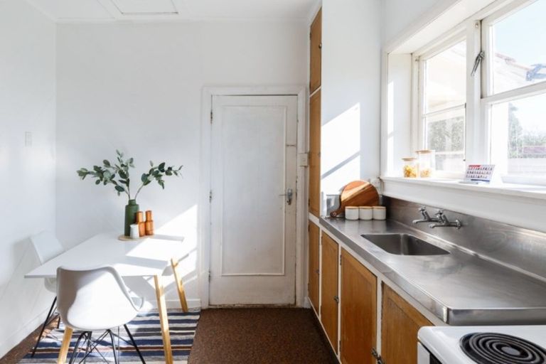 Photo of property in 10 Mansford Place, West End, Palmerston North, 4412