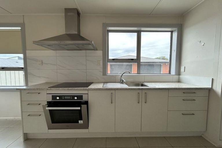 Photo of property in 28 Fenchurch Street, Redwood, Christchurch, 8051