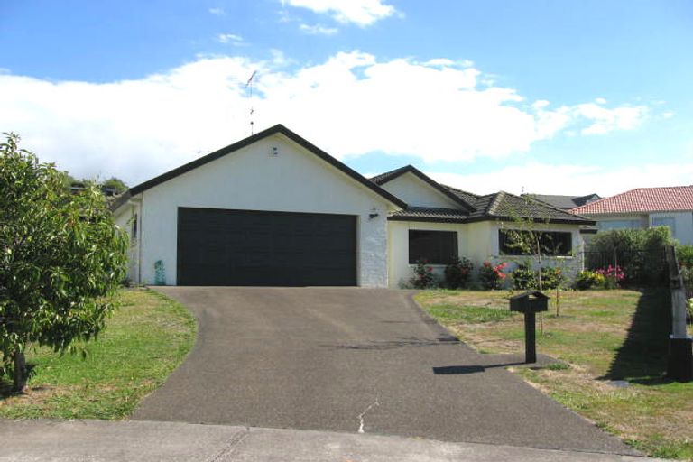 Photo of property in 11 Thornbill Rise, Unsworth Heights, Auckland, 0632