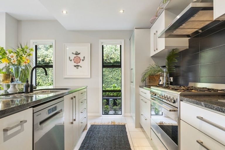 Photo of property in 128 Castlewold Drive, Bethlehem, Tauranga, 3110