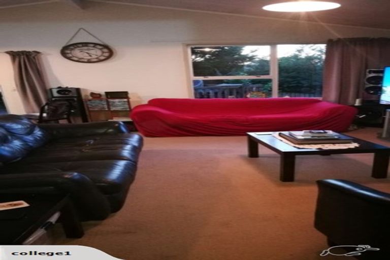 Photo of property in 31 Waimumu Road, Massey, Auckland, 0614