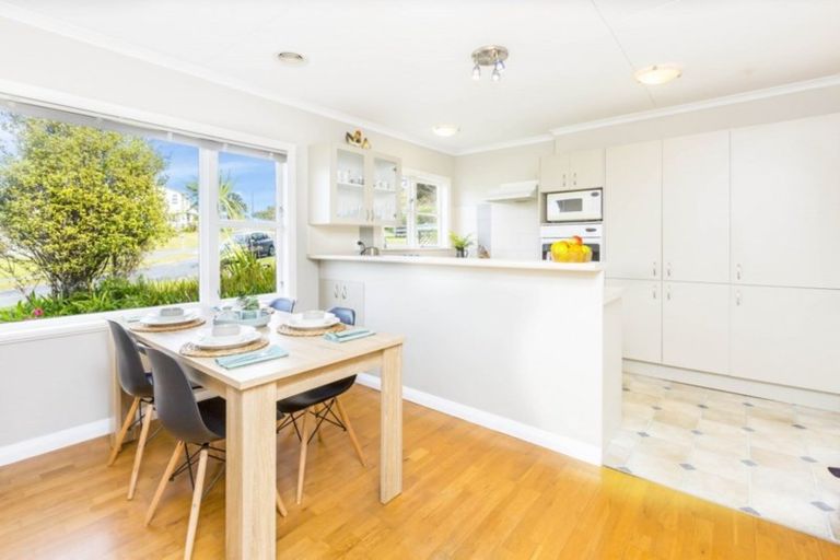 Photo of property in 68 Oakleigh Street, Maungaraki, Lower Hutt, 5010