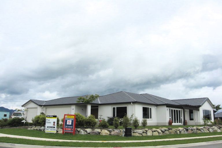 Photo of property in 3 Ruth Taylor Avenue, Stoke, Nelson, 7011