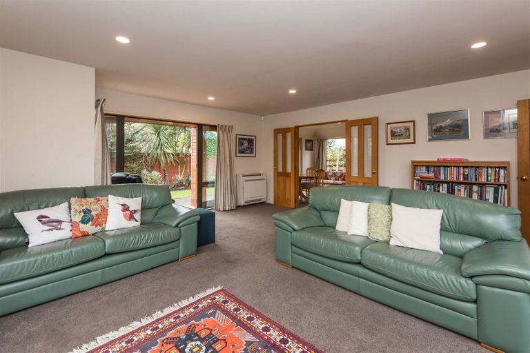 Photo of property in 267 Memorial Avenue, Burnside, Christchurch, 8053