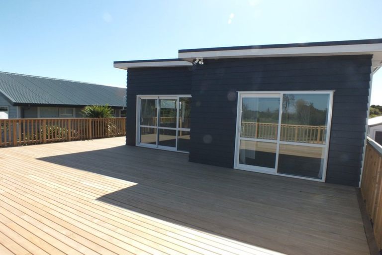 Photo of property in 387 Estuary Road, South New Brighton, Christchurch, 8062
