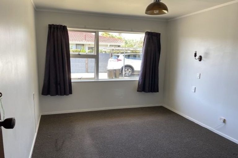 Photo of property in 718d Pioneer Highway, Takaro, Palmerston North, 4412