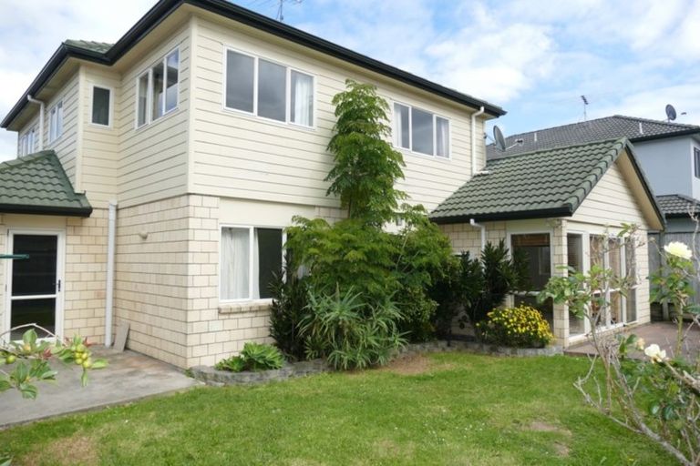 Photo of property in 22 Walter Haddrell Crescent, Flat Bush, Auckland, 2016