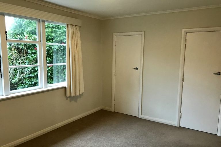 Photo of property in 83 Oxford Street, Tawa, Wellington, 5028