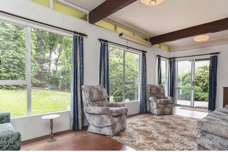 Photo of property in 28 Cyclarama Crescent, Massey, Auckland, 0614