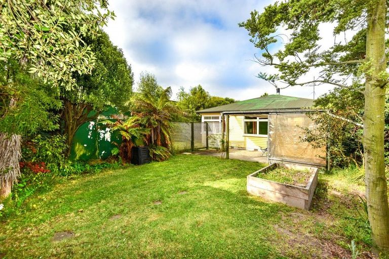 Photo of property in 9 Moyna Avenue, Dallington, Christchurch, 8061