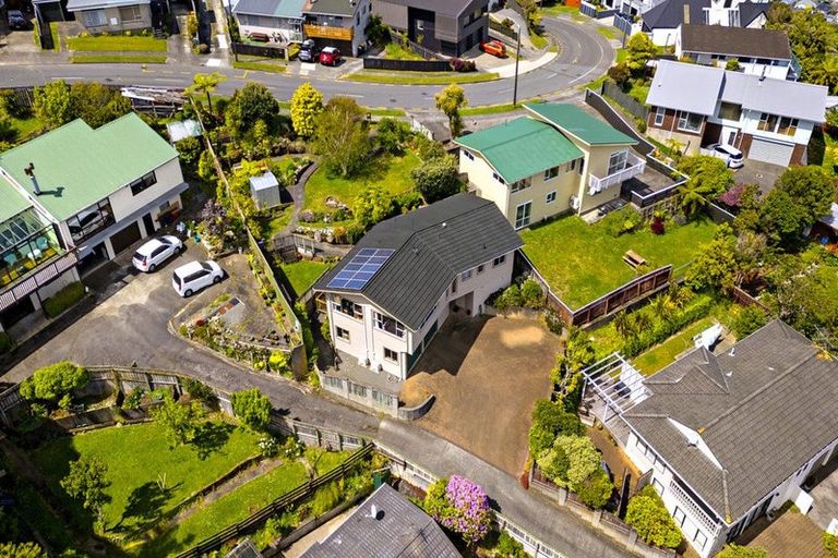 Photo of property in 13 Hibiscus Grove, Maungaraki, Lower Hutt, 5010