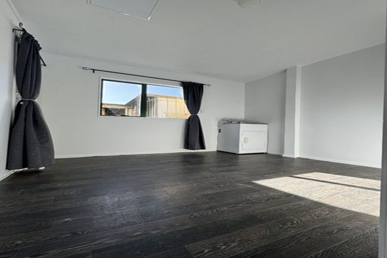 Photo of property in 59h Astley Avenue, New Lynn, Auckland, 0600