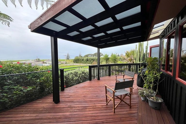 Photo of property in 6 Battiscombe Terrace, Waitara, 4320