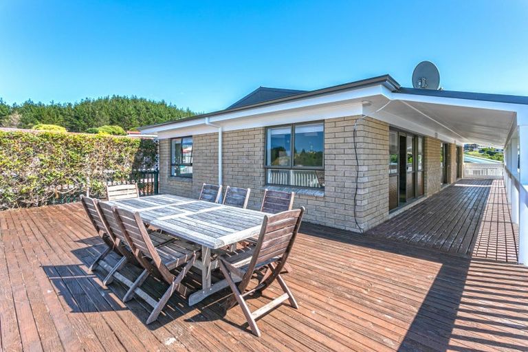 Photo of property in 107 Titiro Place, Onemana, Whangamata, 3691