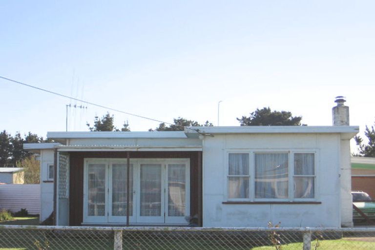 Photo of property in 7 Edinburgh Terrace, Foxton Beach, Foxton, 4815