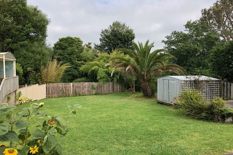 Photo of property in 55 Archmillen Avenue, Pakuranga Heights, Auckland, 2010