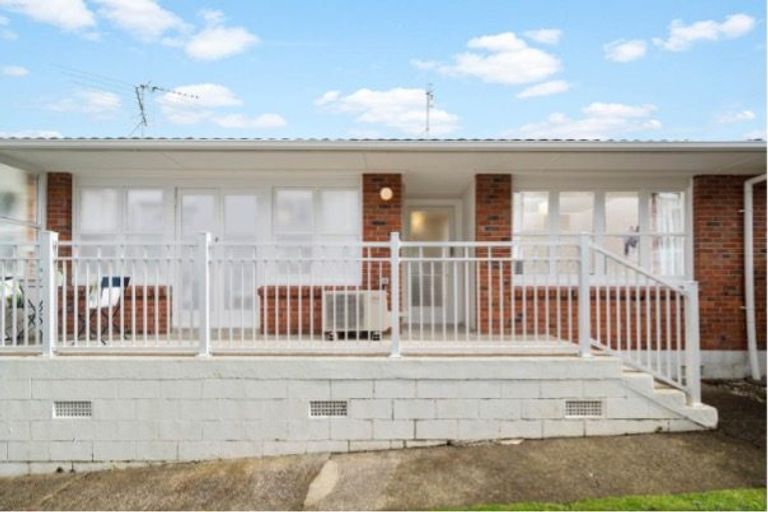 Photo of property in 2/3 Penzance Road, Mairangi Bay, Auckland, 0630