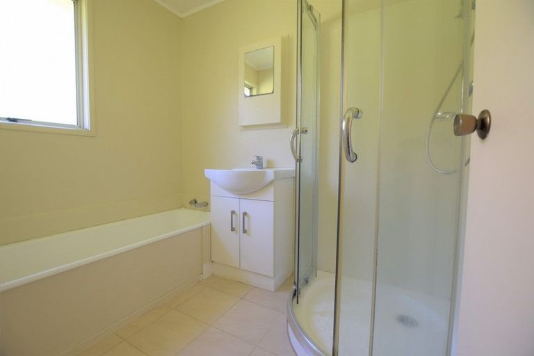 Photo of property in 11 Mile Place, Henderson, Auckland, 0612