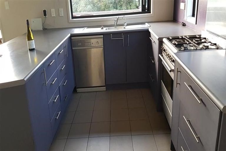 Photo of property in 103 Island Bay Road, Beach Haven, Auckland, 0626