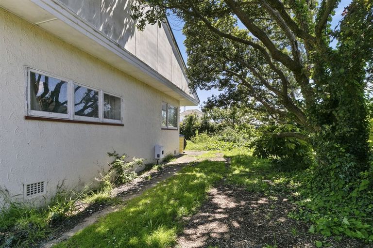 Photo of property in 9 Foster Street, Taita, Lower Hutt, 5011