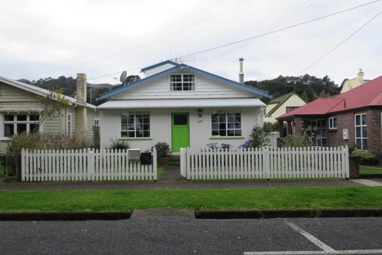 Photo of property in 104 Beach Road, Thames, 3500