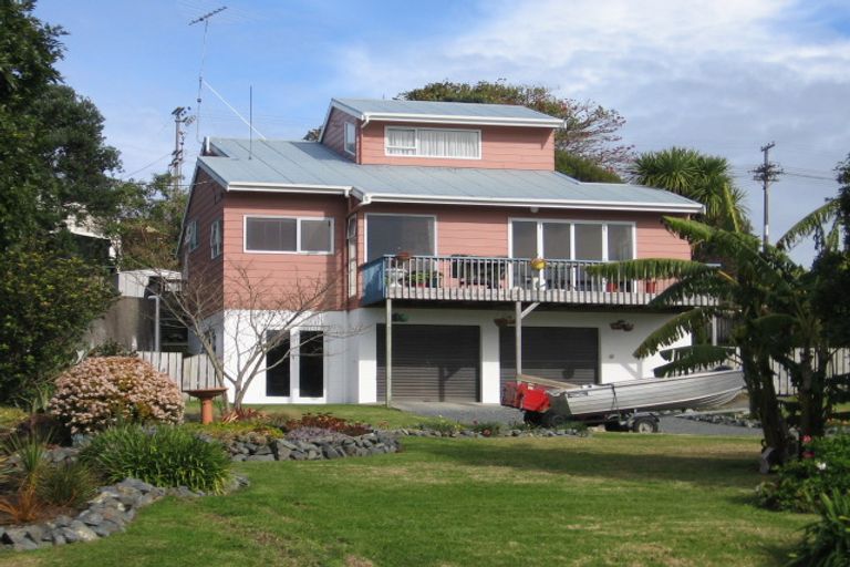 Photo of property in 15 Harbour View Road, Leigh, 0985