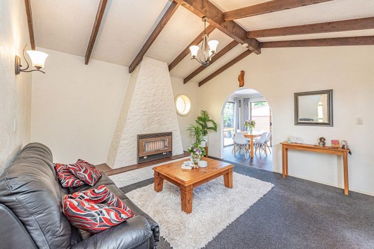 Photo of property in 22 Akepiro Place, Tawhero, Whanganui, 4501