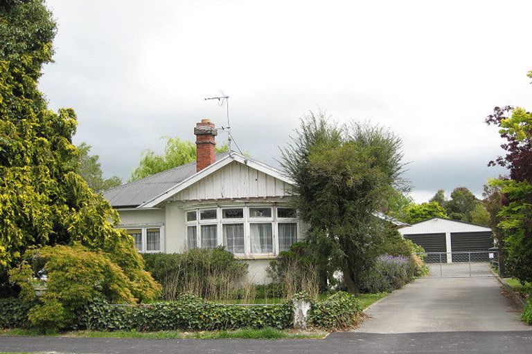 Photo of property in 13 Ayers Street, Rangiora, 7400