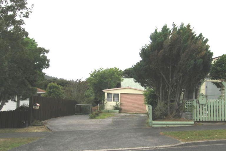 Photo of property in 2/9 Houston Place, Bayview, Auckland, 0629