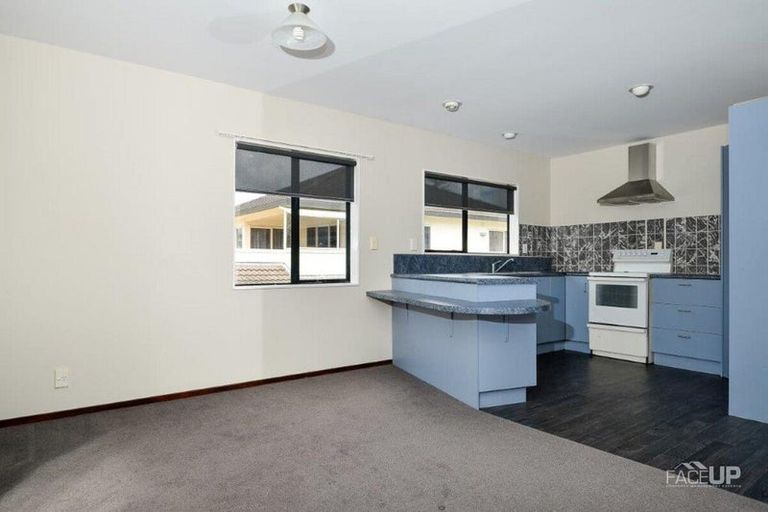 Photo of property in 128 Wiseley Road, West Harbour, Auckland, 0618