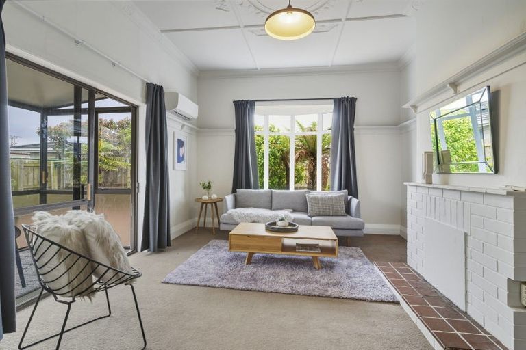 Photo of property in 20 Royal Crescent, Saint Kilda, Dunedin, 9012