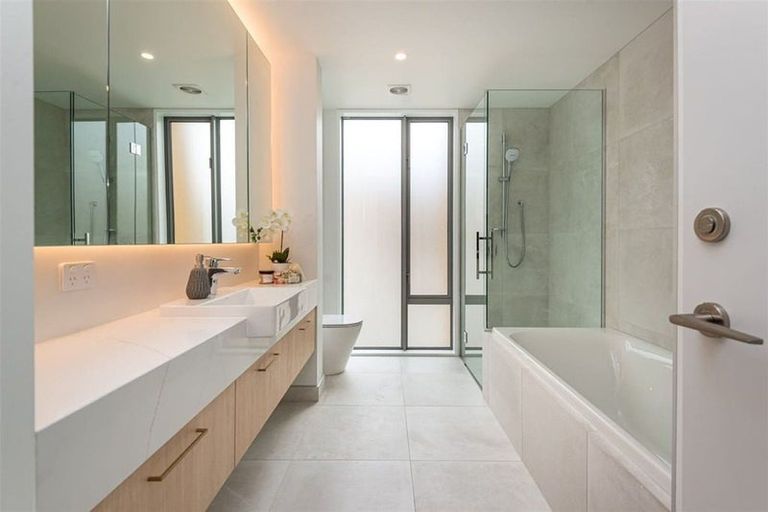 Photo of property in 2/40 Kilmarnock Street, Riccarton, Christchurch, 8011