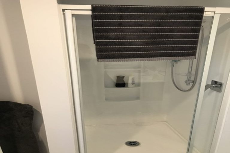 Photo of property in 18 Frank Gill Road, Hobsonville, Auckland, 0616