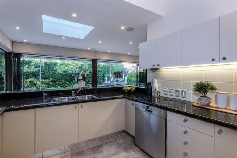 Photo of property in 25 Clifton Road, Hauraki, Auckland, 0622