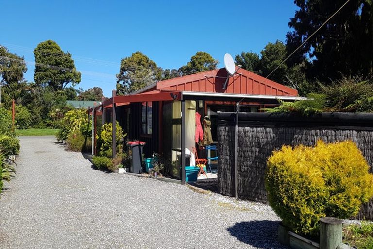 Photo of property in 10 Miro Crescent, Halfmoon Bay / Oban, Stewart Island, 9818