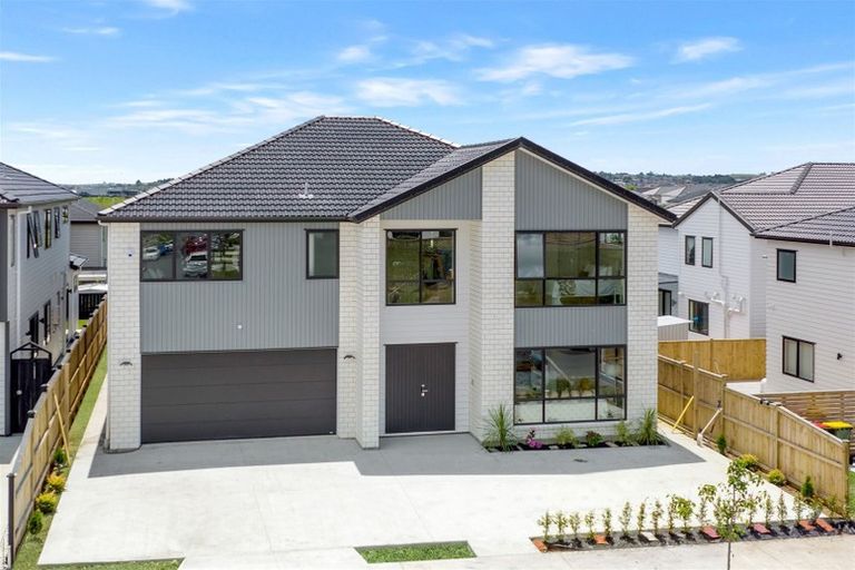 Photo of property in 96 Ksenia Drive, Flat Bush, Auckland, 2019