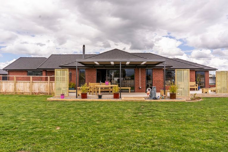 Photo of property in 7 Routhan Way, Carterton, 5713